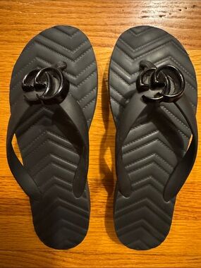 Gucci Black Logo Thong Sandals